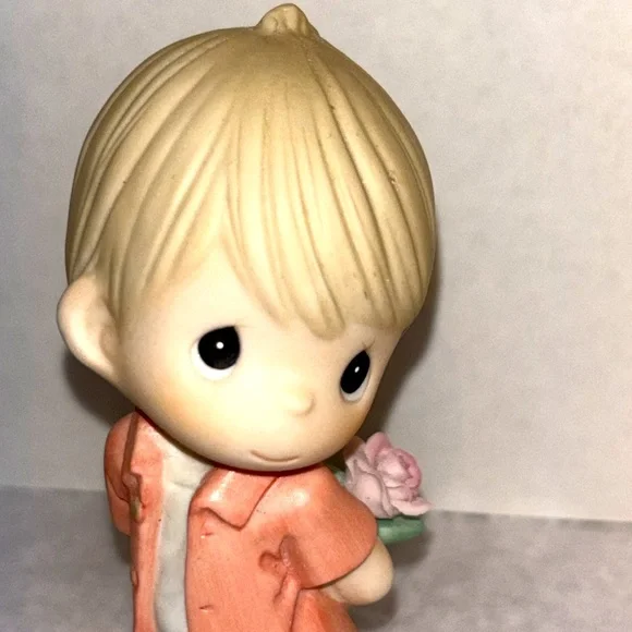 Precious Moments Be Mine Boy Figurine 830001 red shirt rose 2008 Love Valentines - Picture 3 of 6